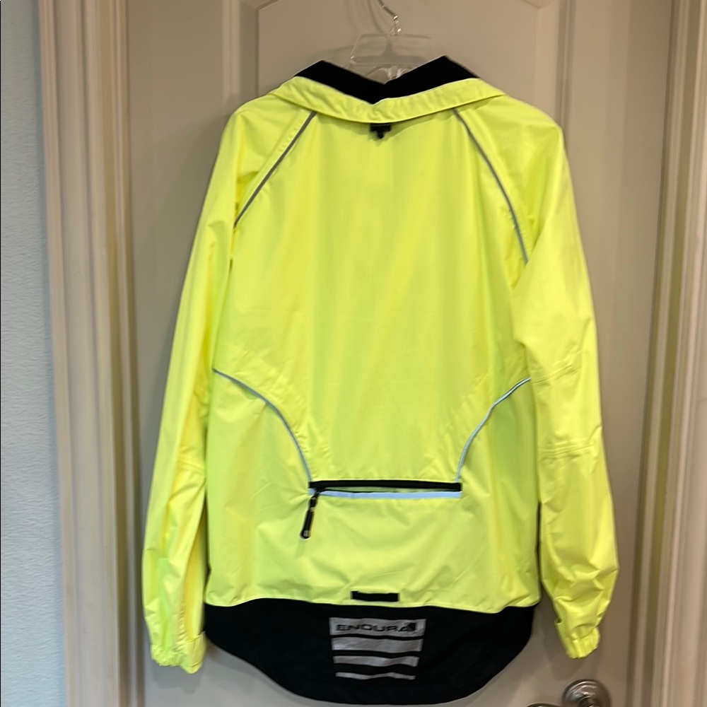 Endura Men's Medium Neon Yellow and Black Cycling Jacket - NWT - Picture 5 of 5